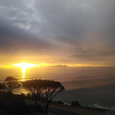 Oceana Palms Luxury Guest House Gordonsbaai Buitenkant foto