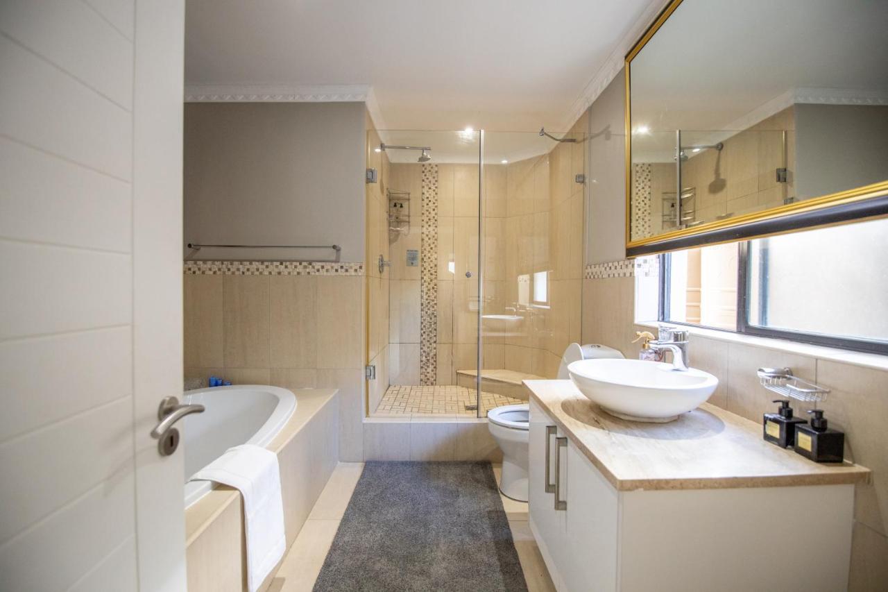 Oceana Palms Luxury Guest House Gordonsbaai Buitenkant foto